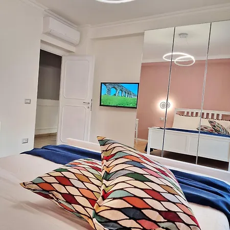 Felix House Park Apartmán